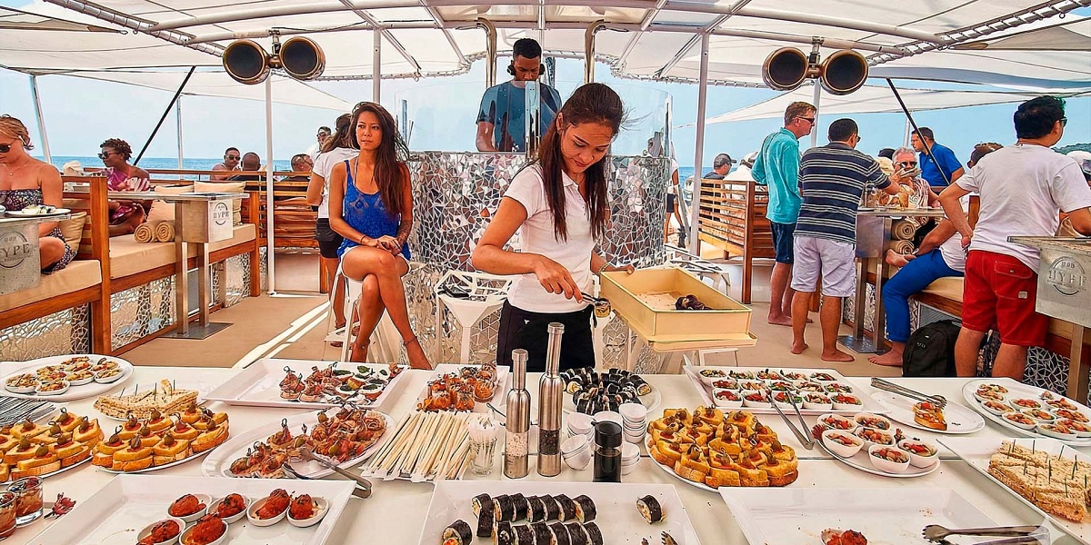 Аренда Party Catamaran 74ft на Пхукете